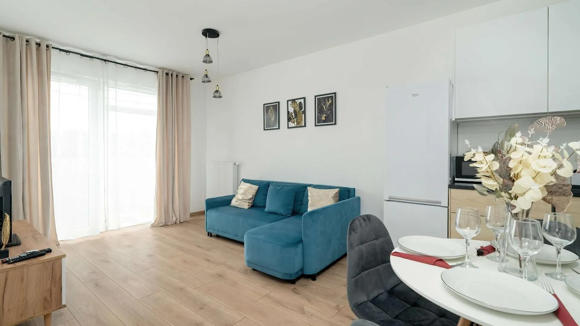 アパート Jasny Apartament Blisko Lotniska Lawica W Poznaniu By Noclegi Renters ポーランド