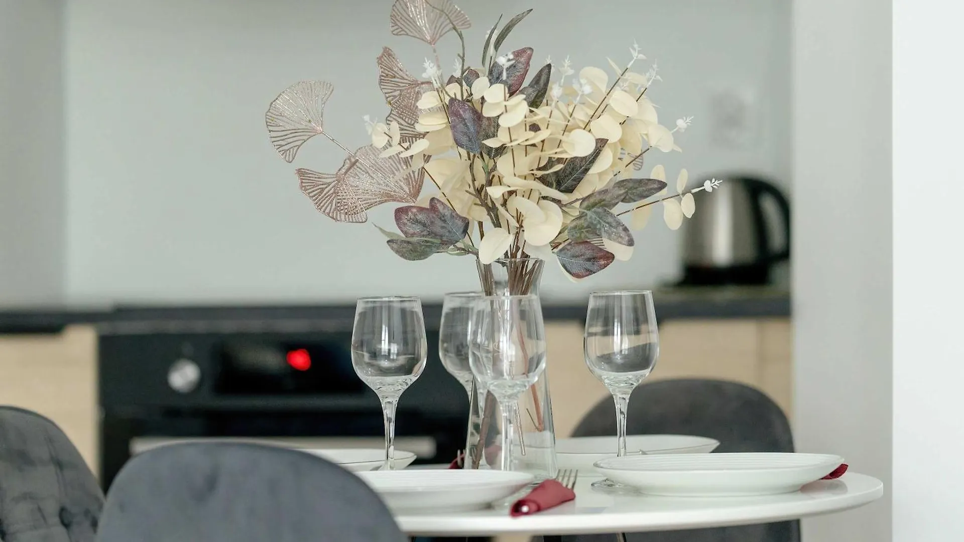 Jasny Apartament Blisko Lotniska Lawica W Poznaniu By Noclegi Renters 0*, Poznan Poland